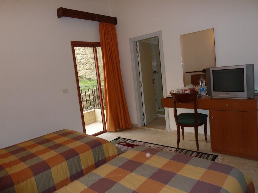 Valley View Hotel - Hammana Екстер'єр фото